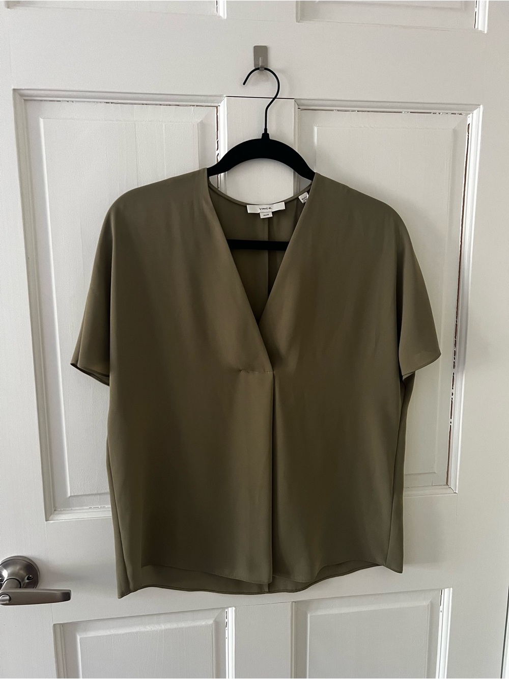 NWOT Vince V-neck Top Size XS